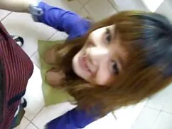 Cô gái đang ở ngực đồ sộ của mình trên cam phim sex da den my