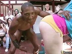Lớn phim sex mi den