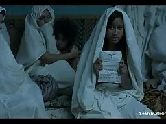 Nghịch ngợm tóc vàng cố gắng một số đồ chơi mới, vợ trên xxx my den cầu thang