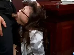 Ba người trong bãi Đỗ xe xex my den